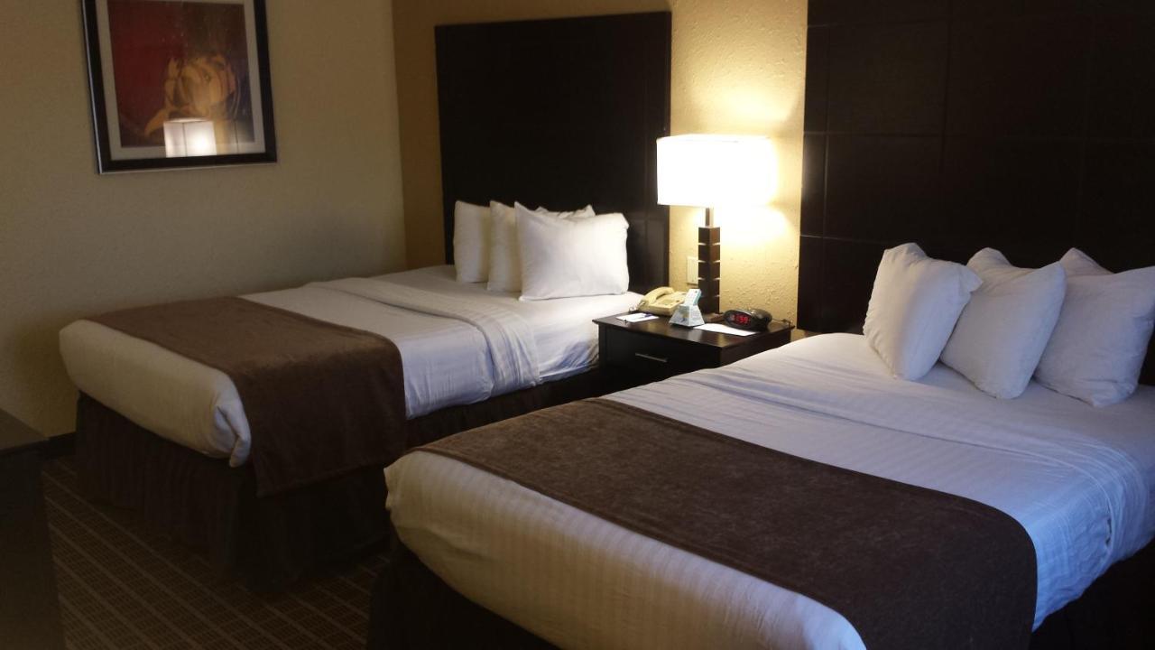 Quality Inn & Suites Morgantown - University Area Bagian luar foto